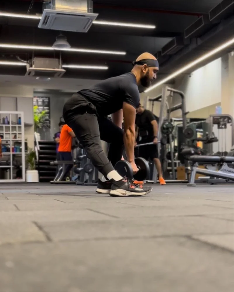 Chirag Selot doing side lunges
